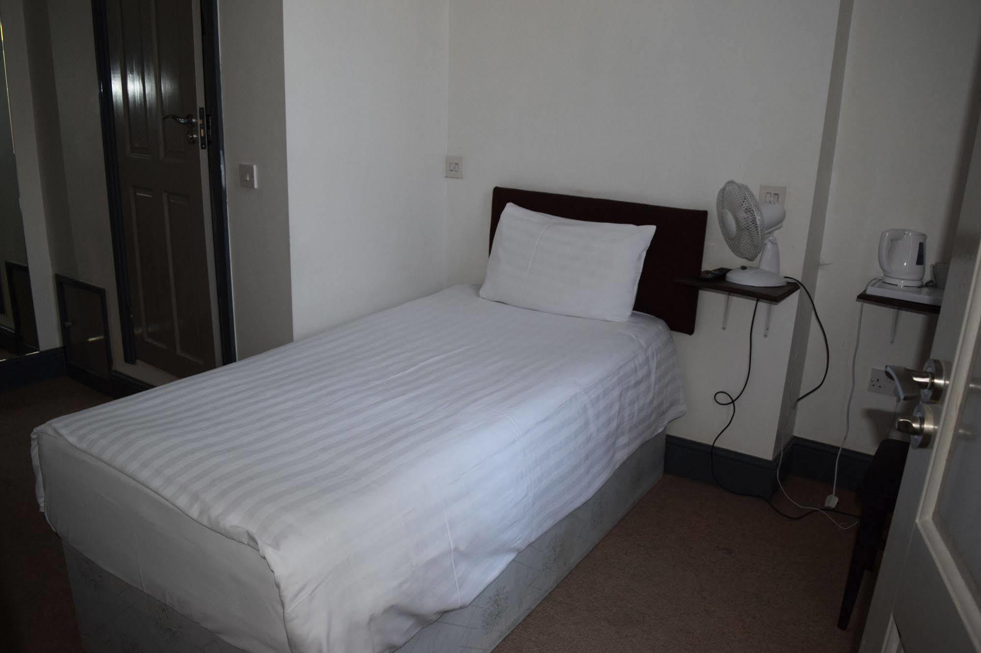 เดอะ คิง วิลเลียม โฮเต็ล Hotel ลอนดอน ภายนอก รูปภาพ
