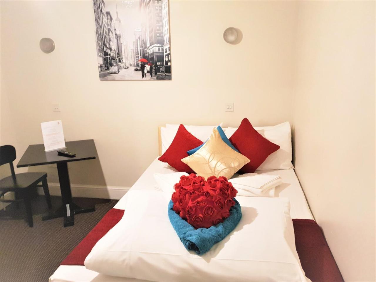 เดอะ คิง วิลเลียม โฮเต็ล Hotel ลอนดอน ภายนอก รูปภาพ